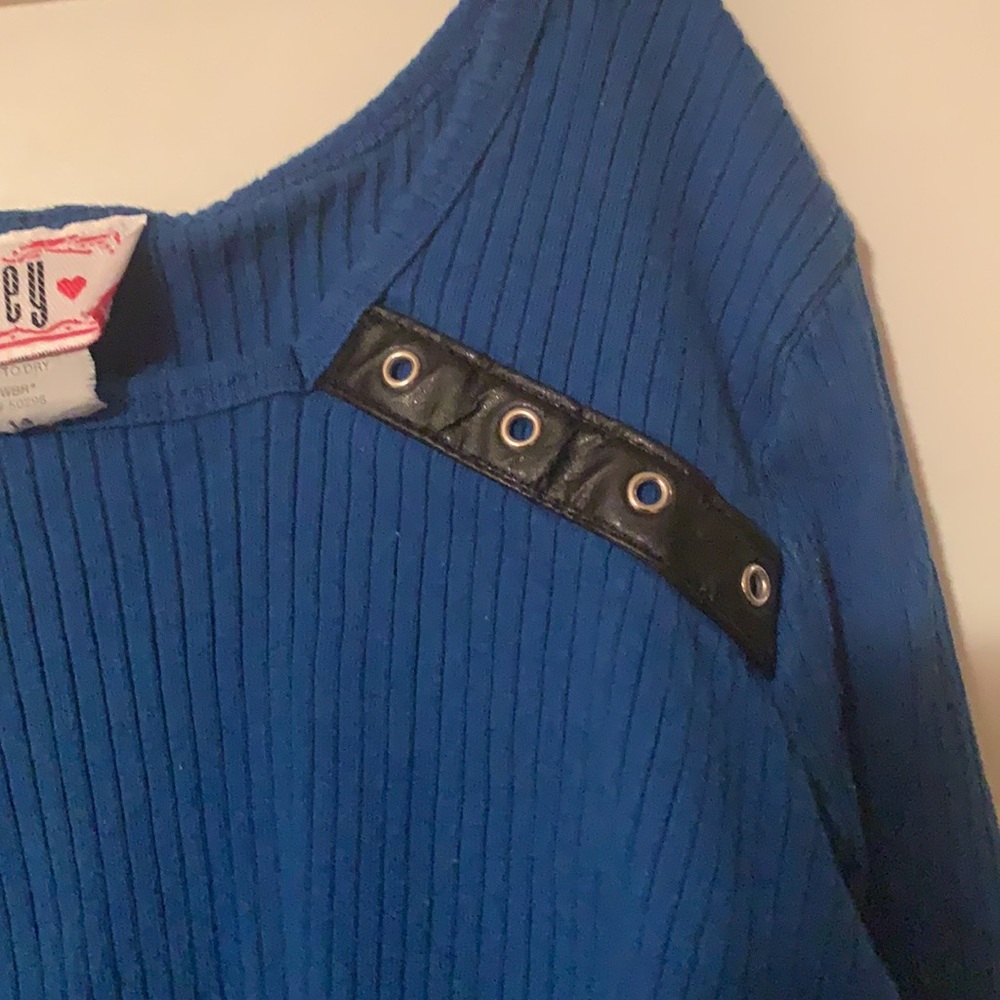 Zoey Blue Ribbed Top! - Picture 5 of 6